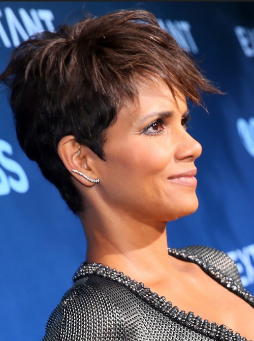 Halle-Berry-Short-Hairstyle-Stylish-Pixie-Haircuts-for-Thick-Hair