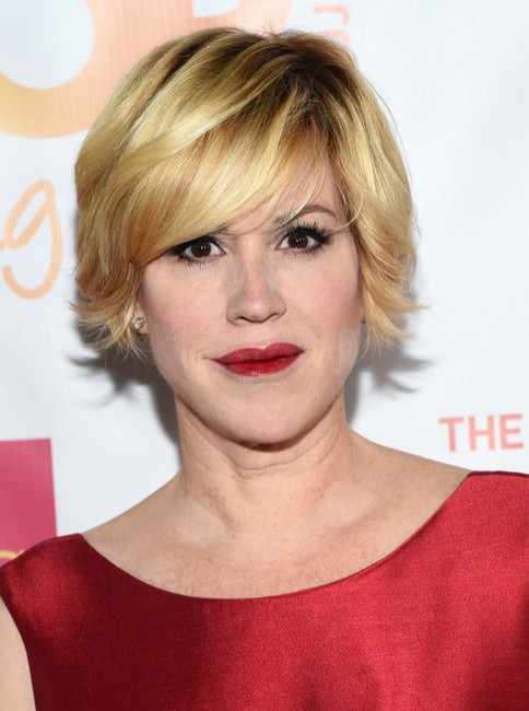 Molly-Ringwald-Short-Haircut-Celebrity-Pixie-Hairstyles-for-Blonde-Hair