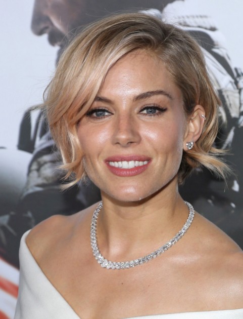 Sienna-Miller-Short-Hair-Style-Wavy-Haircuts-for-Women-Over-30-40