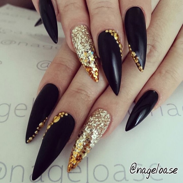 black-gold-stiletto-nails-640x640